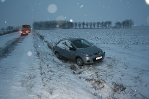 Photo PU_VS/Prometne/slijetanje_snijeg-pored ceste.JPG